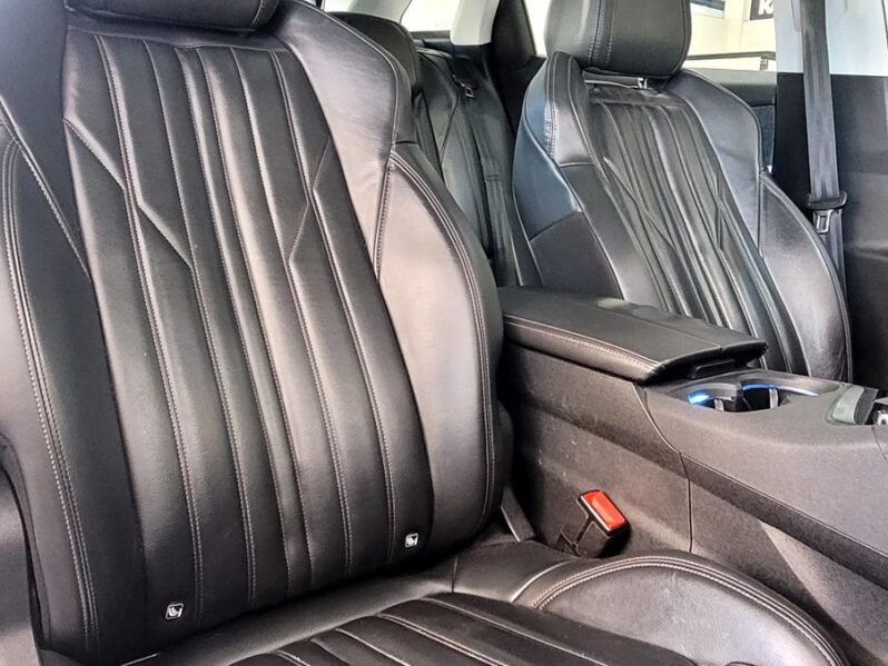 
								Peugeot 3008 1.6 THP Griffe (Aut) 2019 full									