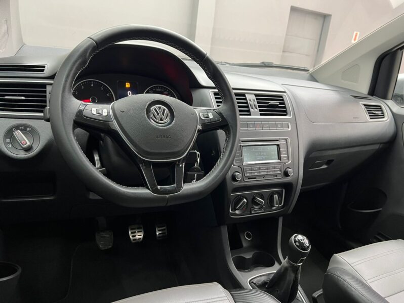 
								Volkswagen CrossFox 1.6 16v MSI (Flex) 2015 full									