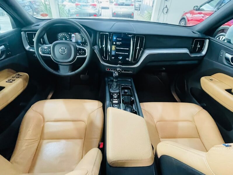 
								Volvo XC60 2.0 D5 Momentum 4WD 2019 full									