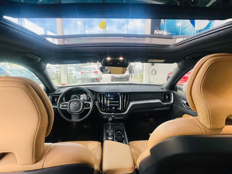 
								Volvo XC60 2.0 D5 Momentum 4WD 2019 full									