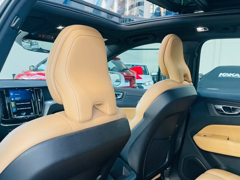 
								Volvo XC60 2.0 D5 Momentum 4WD 2019 full									