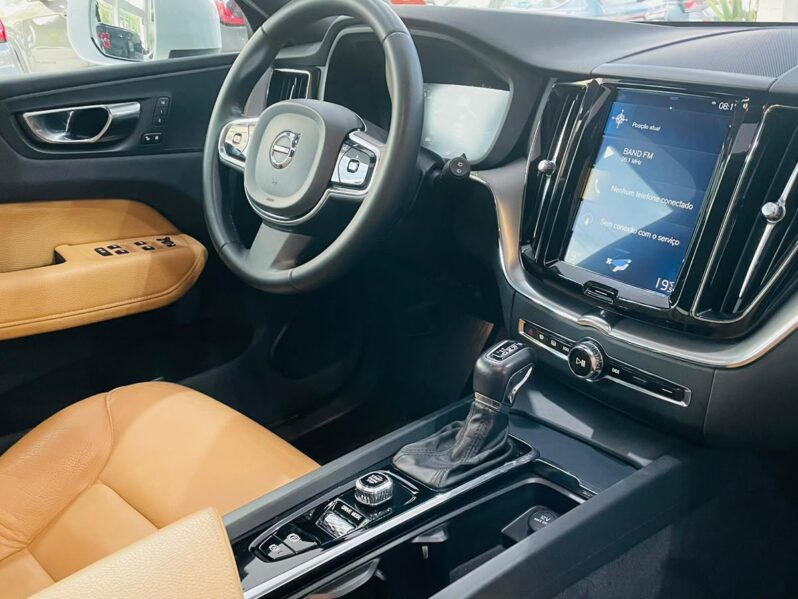 
								Volvo XC60 2.0 D5 Momentum 4WD 2019 full									