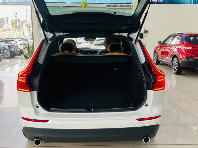 
								Volvo XC60 2.0 D5 Momentum 4WD 2019 full									
