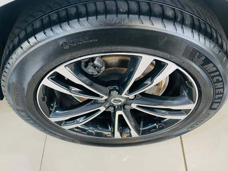
								Volvo XC60 2.0 D5 Momentum 4WD 2019 full									