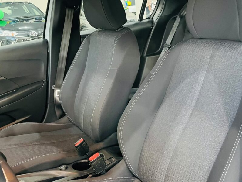 
								Peugeot 208 Like 1.0 2024 full									