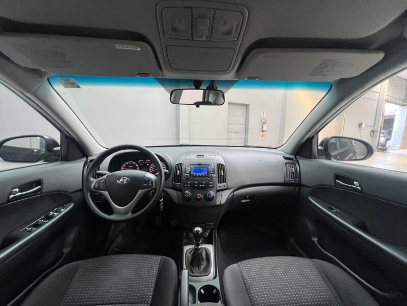 
								Hyundai i30 GLS 2.0 16V 2010 full									