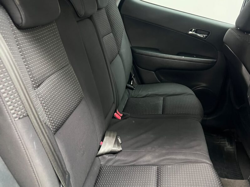 
								Hyundai i30 GLS 2.0 16V 2010 full									