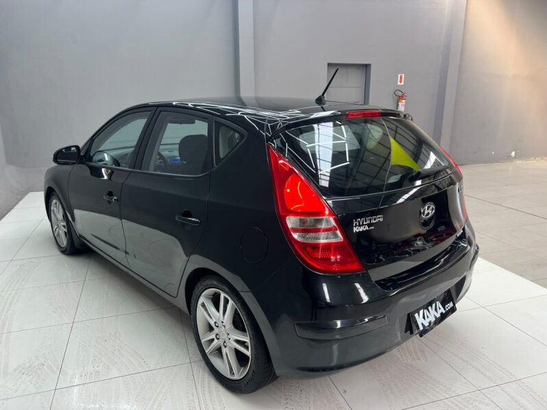 
								Hyundai i30 GLS 2.0 16V 2010 full									