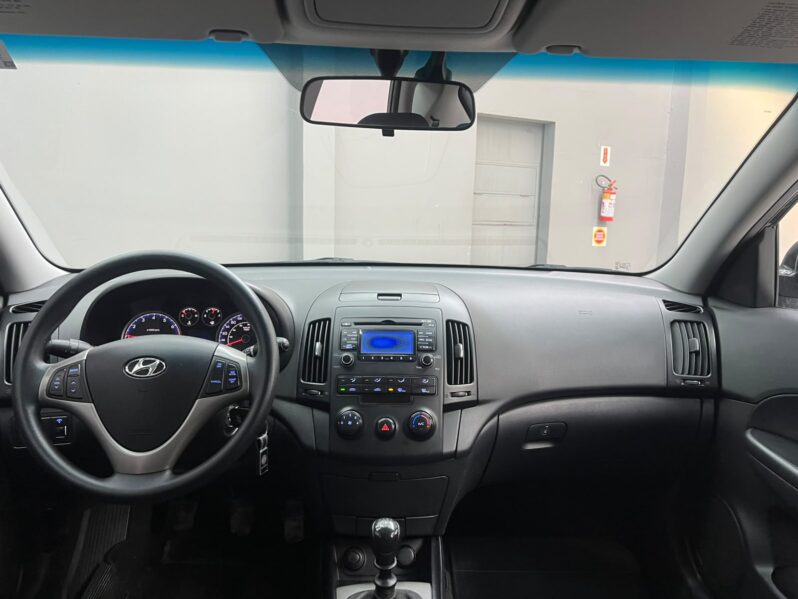 
								Hyundai i30 GLS 2.0 16V 2010 full									