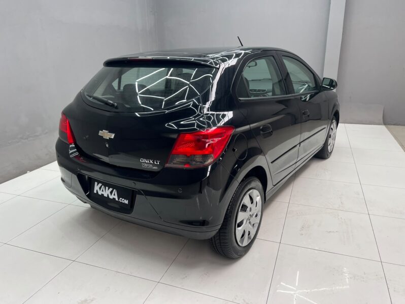 
								Chevrolet Onix 1.4 LT SPE/4 (Aut) 2015 full									