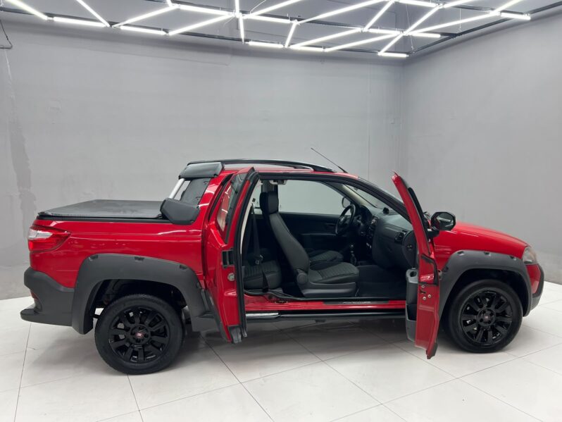 
								Fiat Strada Adventure 1.8 16V (Flex) (Cabine Dupla) 2016 full									