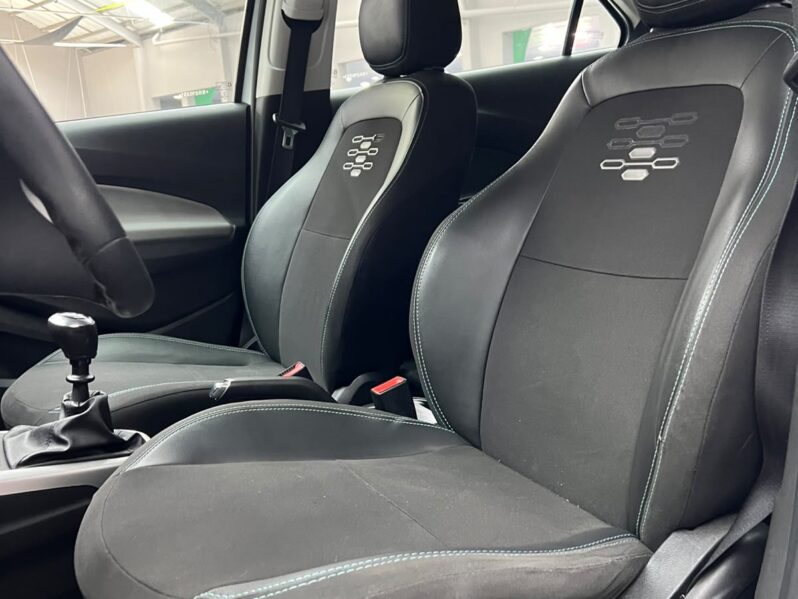 
								Chevrolet Onix 1.4 LT SPE/4 2019 full									