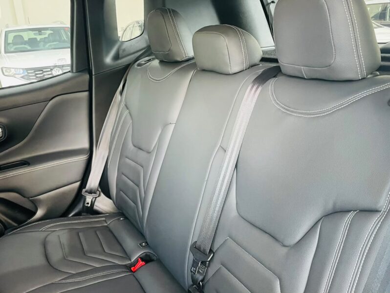 
								Jeep Renegade T270 1.3 Turbo 4×2 2024 full									