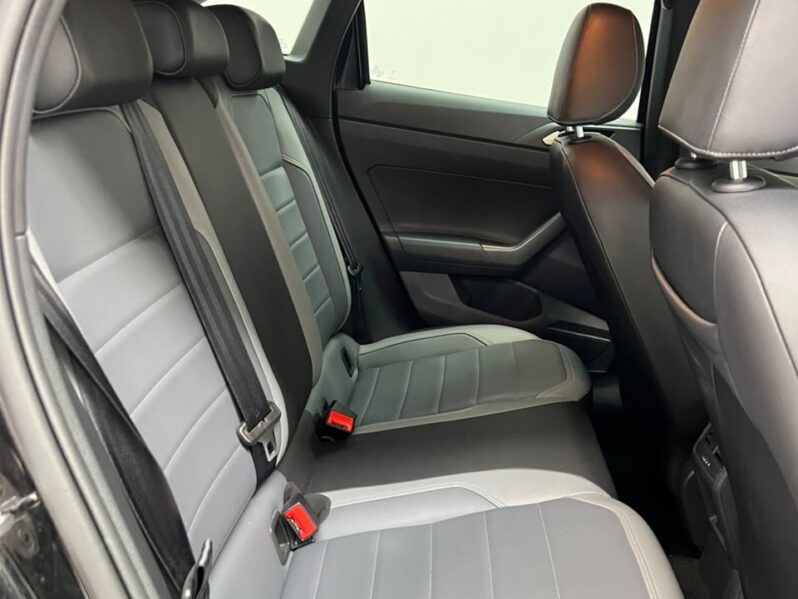 
								Volkswagen Nivus Highline 200 TSI 2024 full									